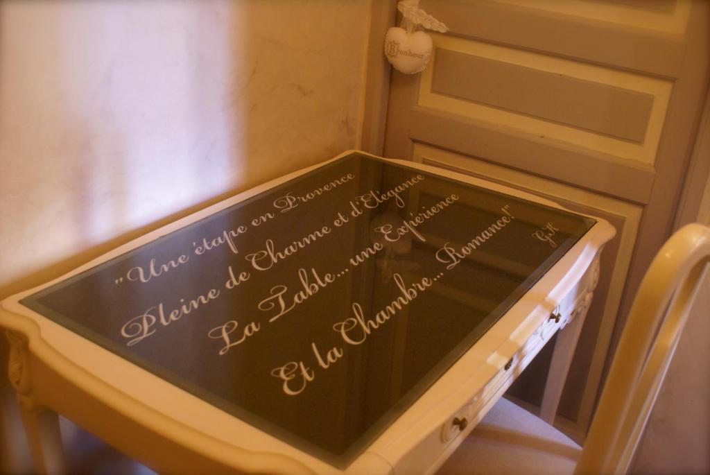 Le Crillon Hotell Murs  Rum bild