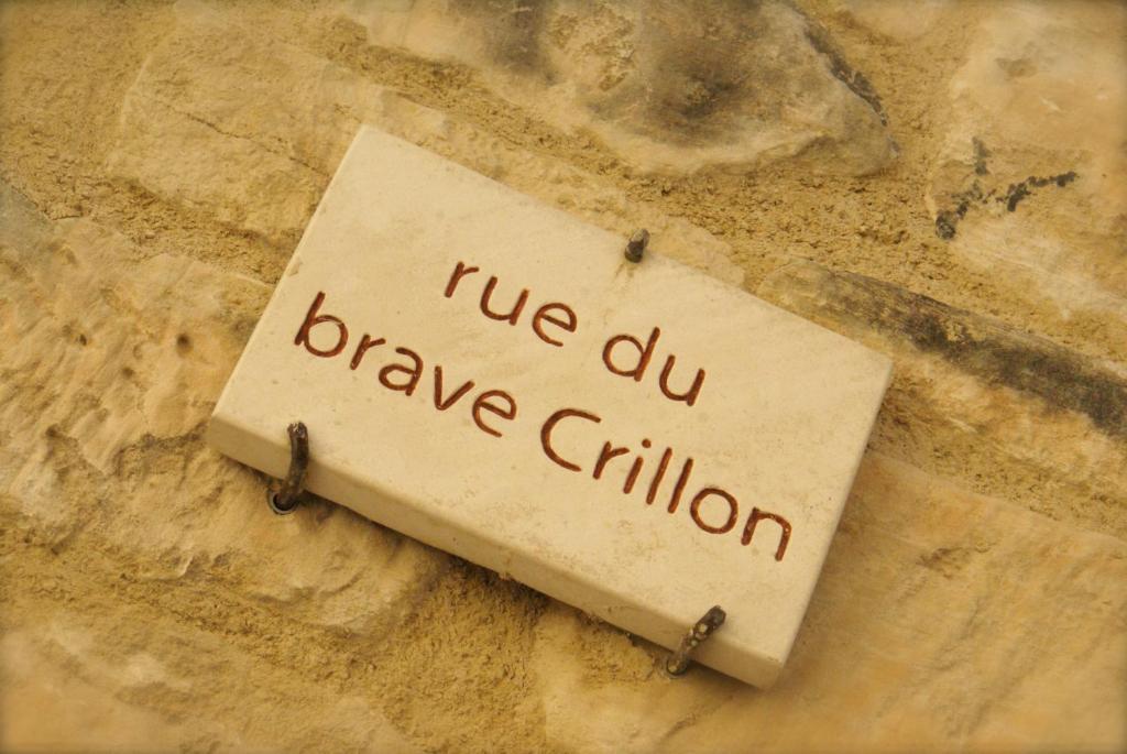 Le Crillon Hotell Murs  Exteriör bild