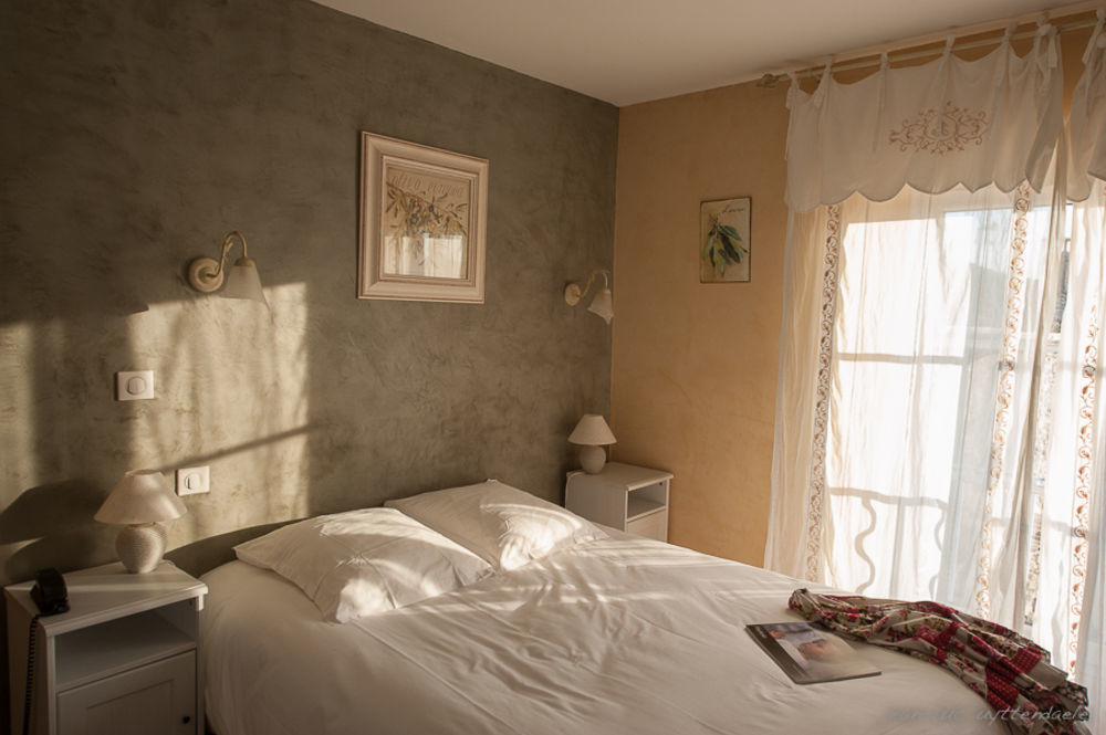 Le Crillon Hotell Murs  Exteriör bild