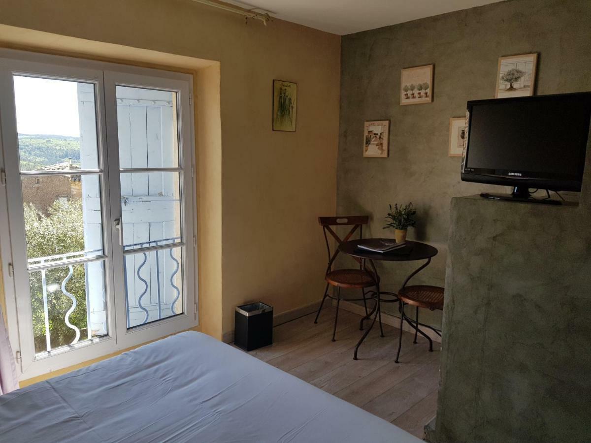 Le Crillon Hotell Murs  Exteriör bild